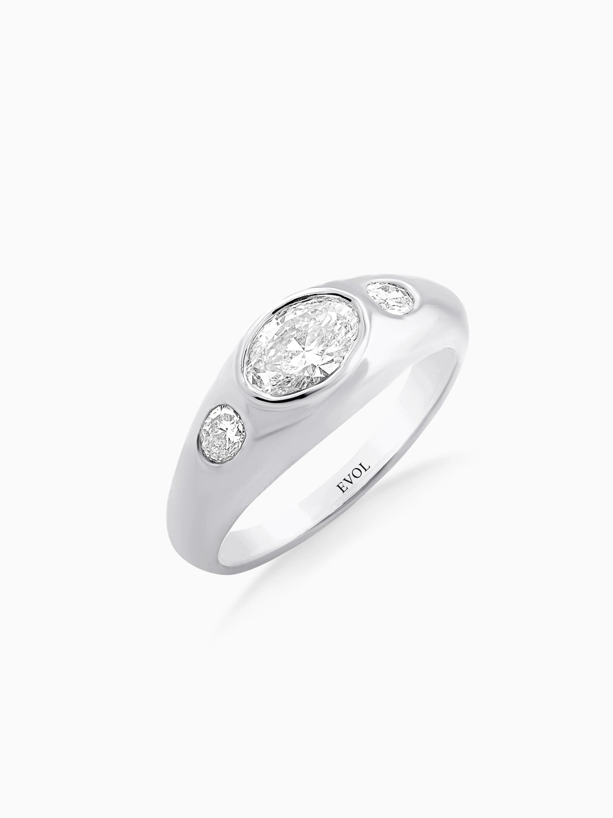 Solene Diamond Signet