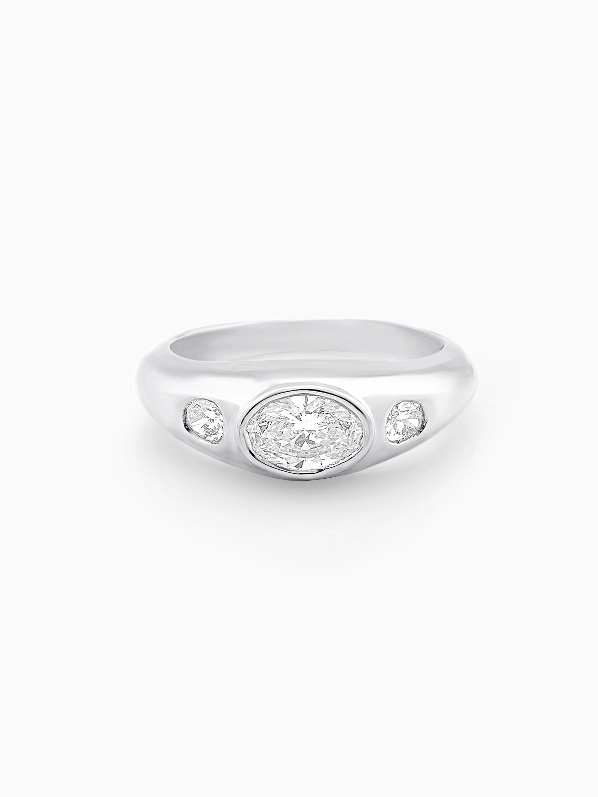 Solene Diamond Signet