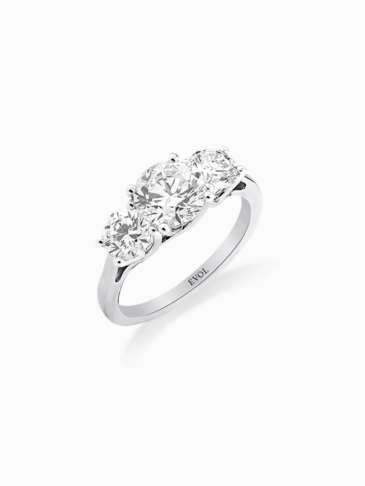 Round Cut 3 Stone Diamond Ring Design